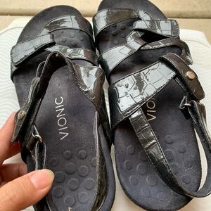 Vionic  | Shoes | Women size 9